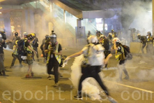 Người Hồng Kông tiếp tục kháng nghị tại nhiều nơi trong ngày 10/11