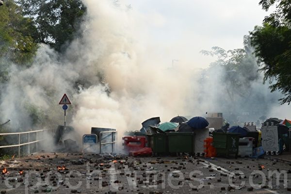 canh sat hong kong trong dai hoc trung van3