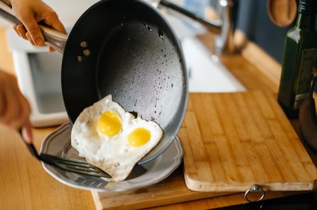 Chảo chống dính liệu có gây ung thư? Có những lựa chọn thay thế nào?