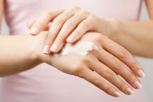 9 điều cần nhớ để có đôi bàn tay mềm mại, mịn màng