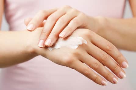 9 điều cần nhớ để có đôi bàn tay mềm mại, mịn màng