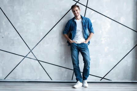 Bí quyết kết hợp áo khoác jean với trang phục khác dành cho nam giới