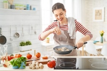 7 cách xử lý lành mạnh giúp giảm tác hại của đồ ăn không lành mạnh