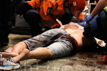 Hồng Kông: Một người bị cắn đứt tai khi cố can hung thủ chém người