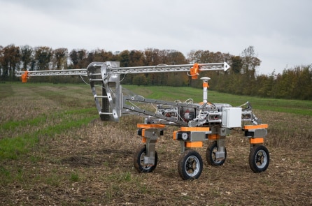 Phát minh nông nghiệp: Robot tự động chích điện để diệt cỏ dại
