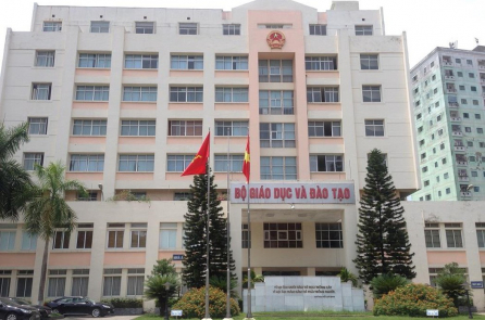 Bộ GD-ĐT nói về việc vay 16 triệu USD để làm SGK nhưng ‘phá sản’