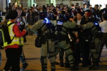 Thiếu niên Hồng Kông trốn cảnh sát trong đêm Giáng sinh: “Con không muốn bị mất tích!”