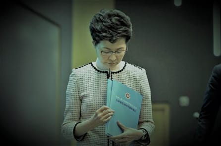 Nhân viên VP Trưởng đặc khu Hồng Kông ngã lầu chết sau khi từ chức