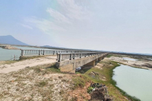 Hà Tĩnh: Cầu dân sinh 7 tỷ đồng làm bằng ‘bê tông … xốp’