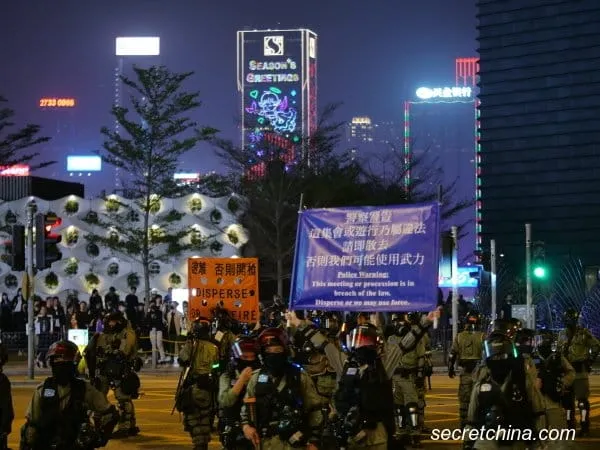 nguoi hong kong to chuc hoat dong khang nghi dem giang sinh 26