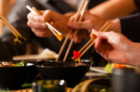 2 điều cấm kỵ khi vệ sinh đũa mà nhiều người thường mắc phải