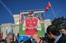 Truyền hình Trung Quốc hủy phát sóng trận Arsenal-Man City vì tweet của Ozil