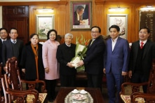 Hà Nội, TP HCM cấm tặng quà Tết cho cấp trên dưới mọi hình thức