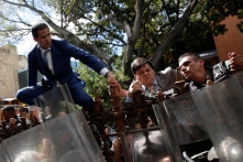 Maduro dùng quân đội để kiểm soát quốc hội phe đối lập chiếm đa số