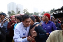 Gần 300 bệnh nhân ung thư đi xe miễn phí về quê ăn Tết