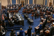 Phiên tòa luận tội Trump bắt đầu với tranh cãi về quy tắc xét xử