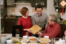 Nhà tâm lý học: Năm mới nên tặng quà thế nào?