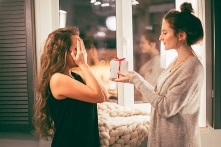 Tặng quà cho người vui lâu hơn mua quà cho mình