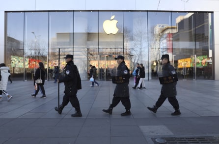 Apple và hàng loạt công ty nước ngoài tạm dừng hoạt động tại Trung Quốc