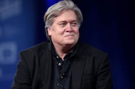 Bannon nói buộc tội ông là ‘đòn đánh chính trị’, ông sẽ không lùi bước