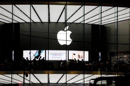 Hãng Apple cập nhật phiên bản mới cho iPhone 12 tại Pháp