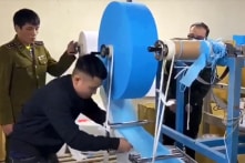 Việt Nam mùa COVID-19: Hết khẩu trang, đồ bảo hộ giả, giờ lại đến găng tay giả