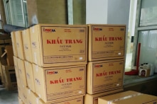 Phát hiện người Trung Quốc gom 100.000 chiếc khẩu trang y tế