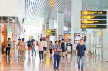 Quảng Nam giải thích việc đưa 4 người Anh đang cách ly ra sân bay