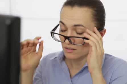 Ngừa COVID-19: 3 điều quan trọng hạn chế virus nhiễm qua đường mắt