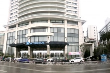 Quảng Ninh phong tỏa 5 địa điểm, 18 tàu du lịch có khách cùng chuyến bay VN0054