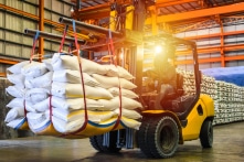 Trung Quốc gấp rút tích trữ tài nguyên khi nguồn cung bị đe dọa