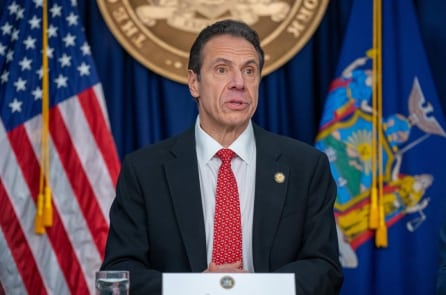 Ông Cuomo được tăng lương 25.000 USD trong bối cảnh thâm hụt ngân sách do đại dịch