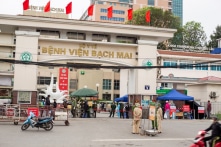 Hàng trăm nhân lực tại Bệnh viện Bạch Mai xin nghỉ việc