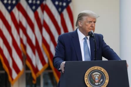 Chính quyền Trump công bố hướng dẫn 3 giai đoạn mở lại đất nước