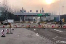 TQ: Huyện Giáp tỉnh Hà Nam “phong tỏa lần hai”, 3 bác sĩ lây nhiễm không triệu chứng