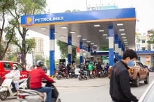Giá xăng tăng khoảng 600 đồng/lít