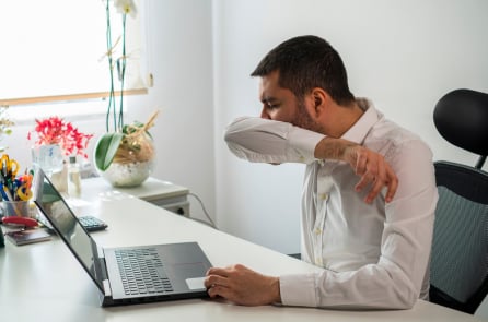 COVID-19: Thanh niên rất khỏe mạnh vẫn có thể lâm bệnh trầm trọng