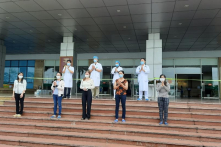 Thêm 5 bệnh nhân nhiễm virus Vũ Hán bình phục