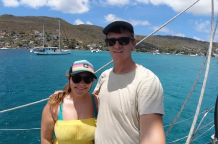 Cặp đôi băng Đại Tây Dương vào bờ mới biết thế giới thế nào trong đại dịch