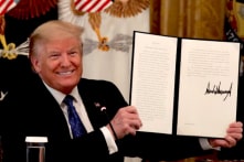 TT Trump ký lệnh cắt giảm quy định liên bang để thúc đẩy tăng trưởng kinh tế