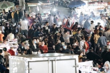 Bất nhất việc phòng dịch sau cách ly: Nơi ken cứng người, nơi bất ngờ mở cửa