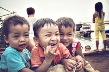 Vì sao ‘bỗng dưng’ khuyến khích sinh 2 con, ‘treo’ hỗ trợ giảm thuế, mua nhà xã hội?