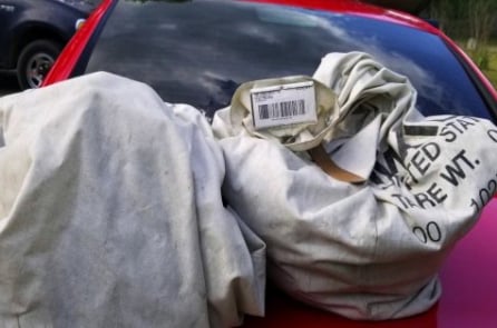 Một gia đình Mỹ nhặt được gần 1 triệu đô la