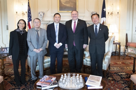 Ngoại trưởng Mike Pompeo gặp người biểu tình Thiên An Môn 1989