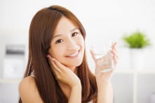 Làn da sẽ thay đổi thế nào nếu bạn uống nước ấm mỗi ngày?