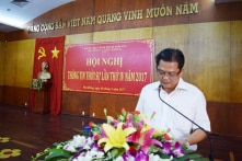 Cách chức Phó Bí thư huyện vì dùng bằng giả