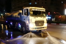 Chi hơn trăm tỷ đồng rửa đường Hà Nội: Cộng đồng mạng lại ‘sôi sục’