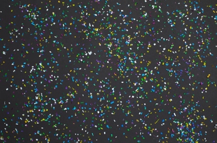 Nước Mỹ xuất hiện “mưa nhựa”