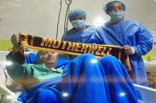 Vì sao phi công người Anh được đưa về nước bằng Boeing 787?