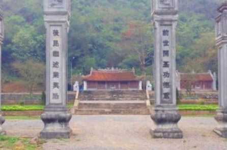 Hậu duệ Mai An Tiêm và bài văn sách dùng văn võ trị quốc